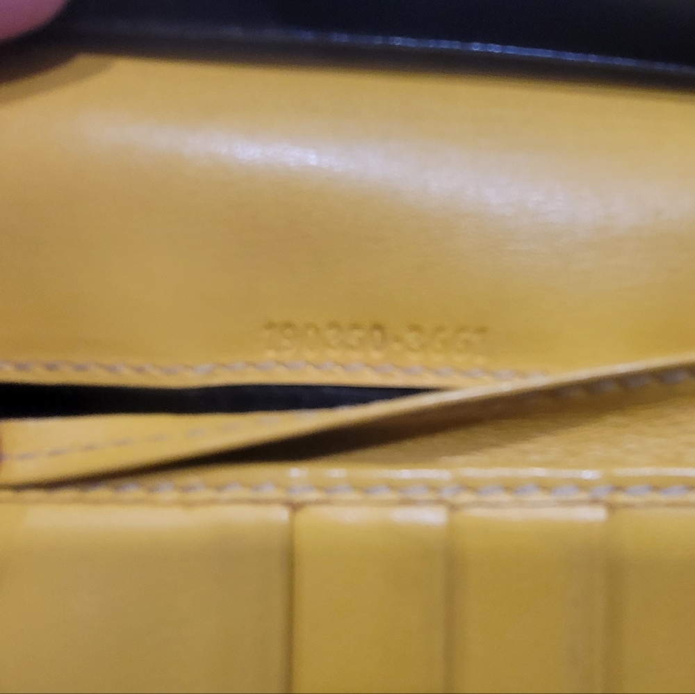Gucci Yellow Wallet - Picture 10 of 10